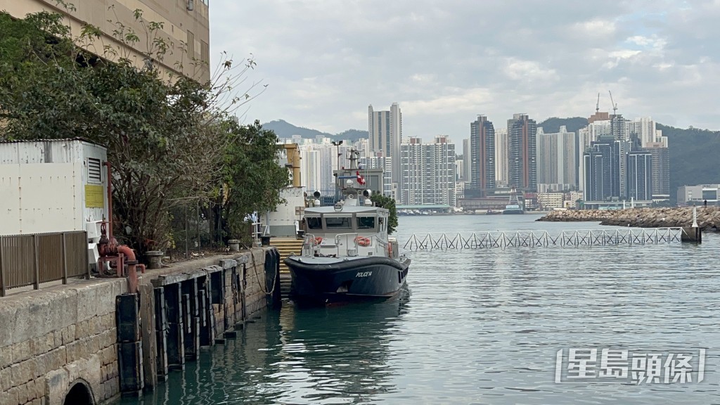 筲箕灣避風塘對開發現男浮屍。