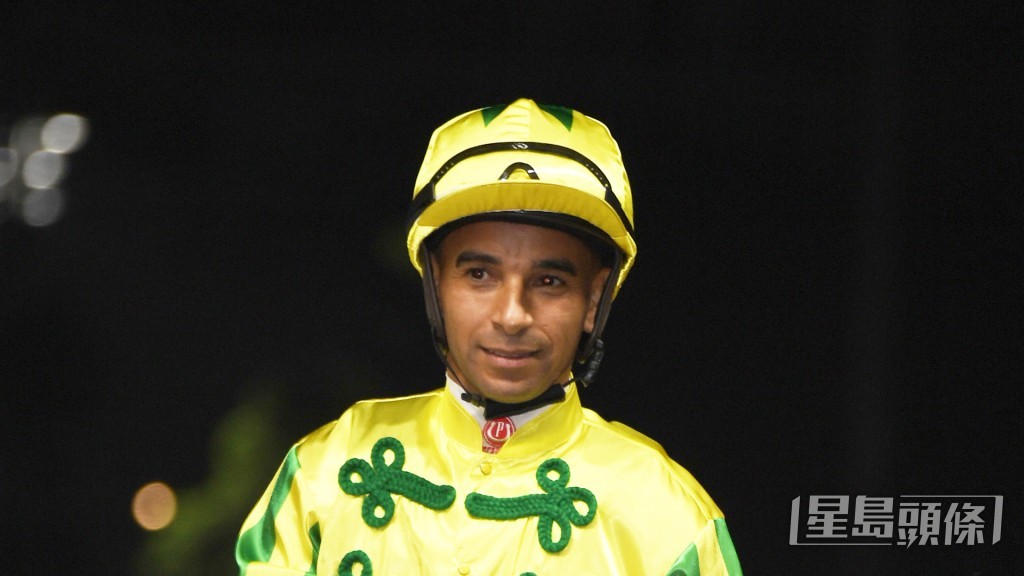 今朝莫雷拉出策其他馬時不斷昅住「順善寶」。