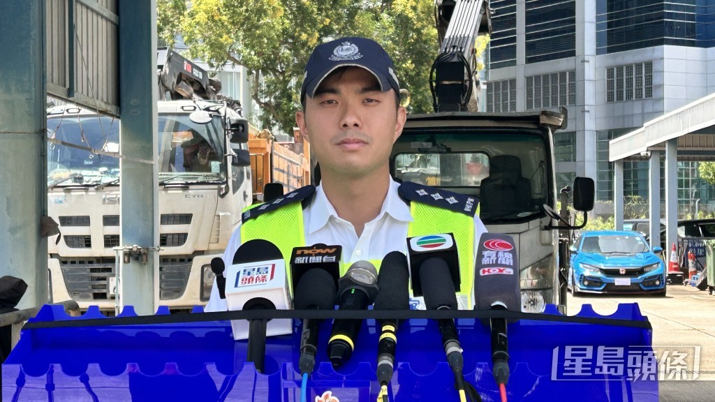港島總區交通部執行及管制組署理總督察葉頌朗講述案情。蔡楚輝攝 港島總區交通部執行及管制組署理總督察葉頌朗講述案情。蔡楚輝攝