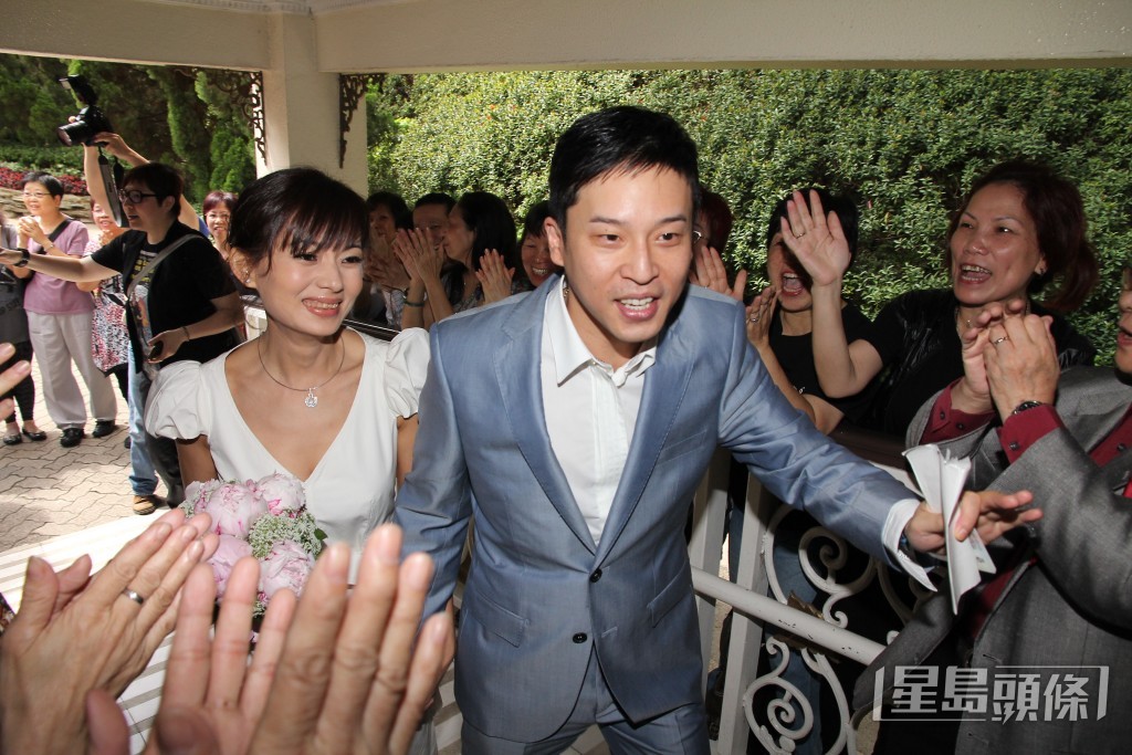 楊天經2011年迎娶大他兩歲的吳文珊。