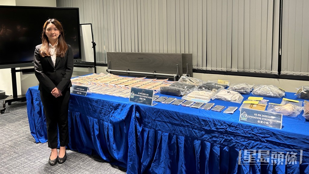 警方展示涉案证物。曾志恒摄