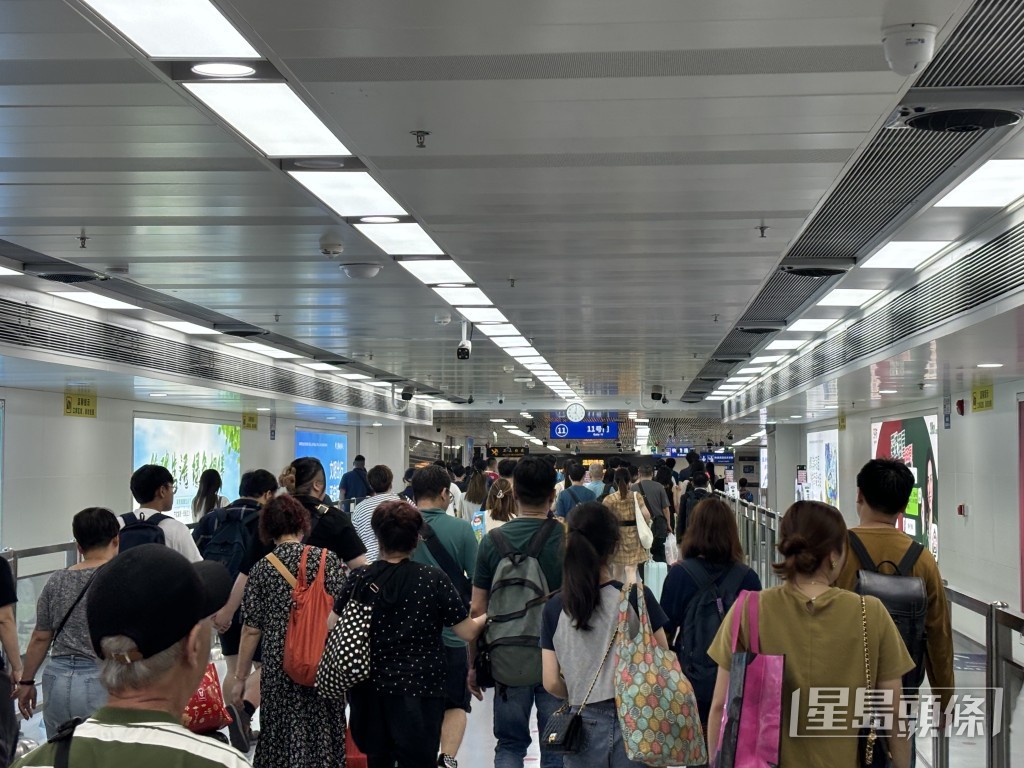 最多人使用罗湖口岸出境。资料图片 最多人使用罗湖口岸出境。资料图片