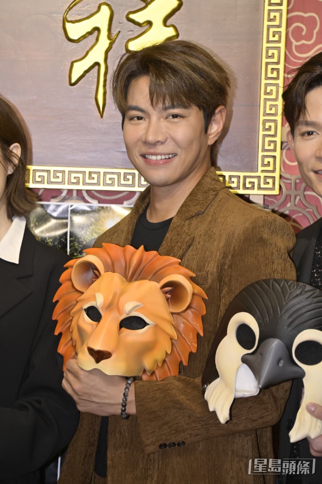 「獅子王」羅天字。 「獅子王」羅天字。
