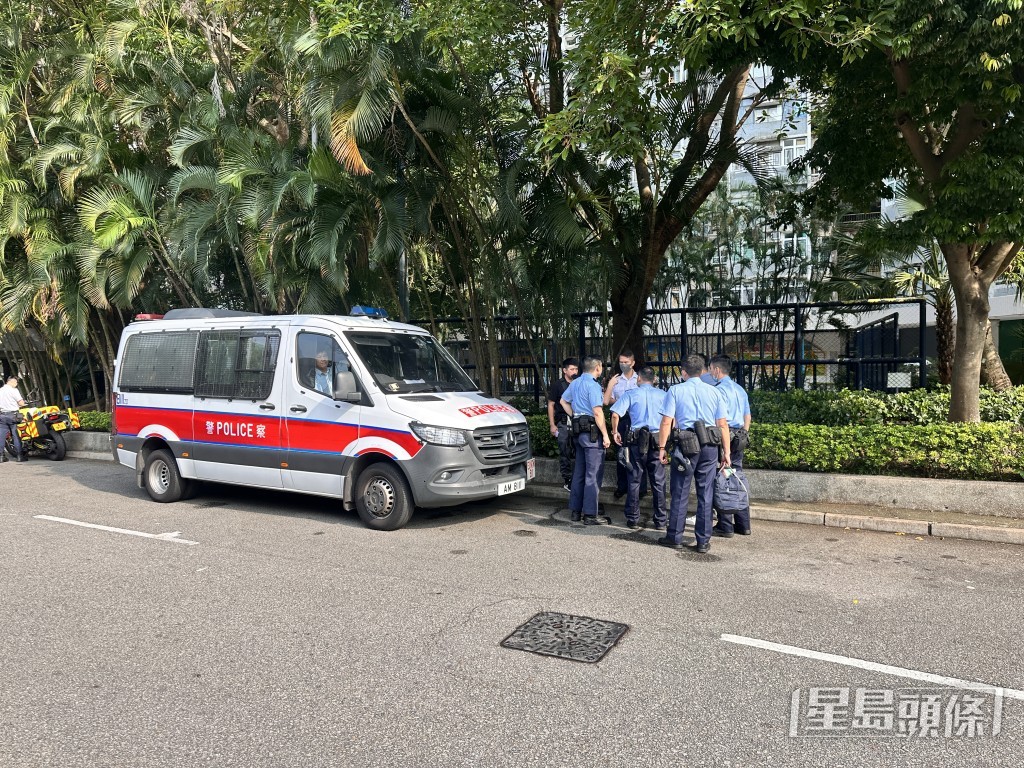 警員到場調查。 警員到場調查。