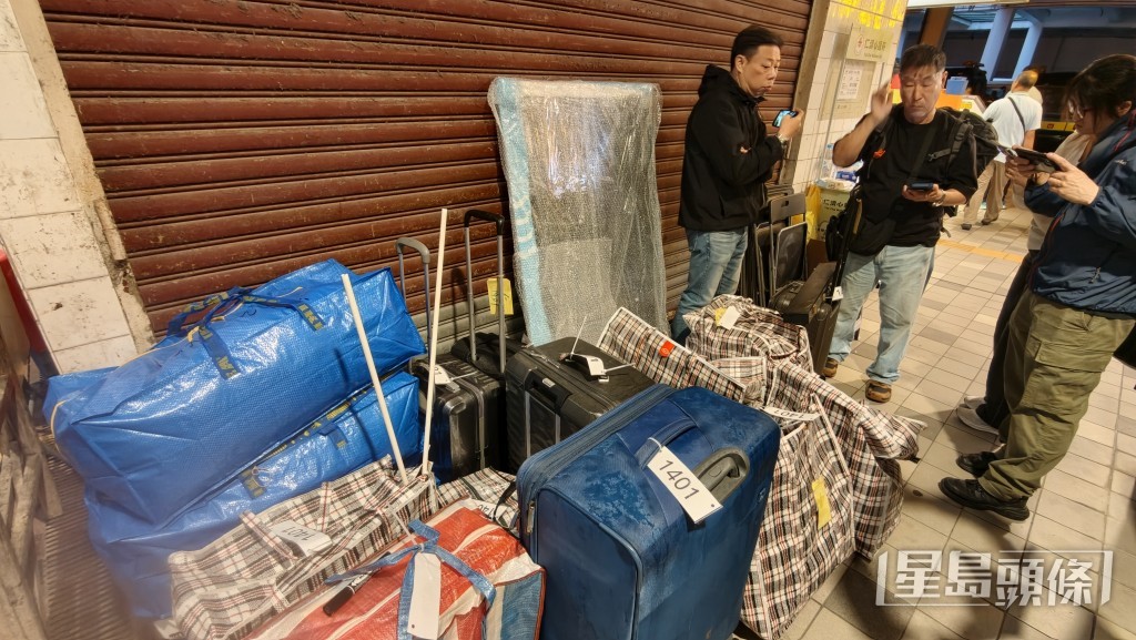 何生表示大部分金飾、名酒等仍在家中。