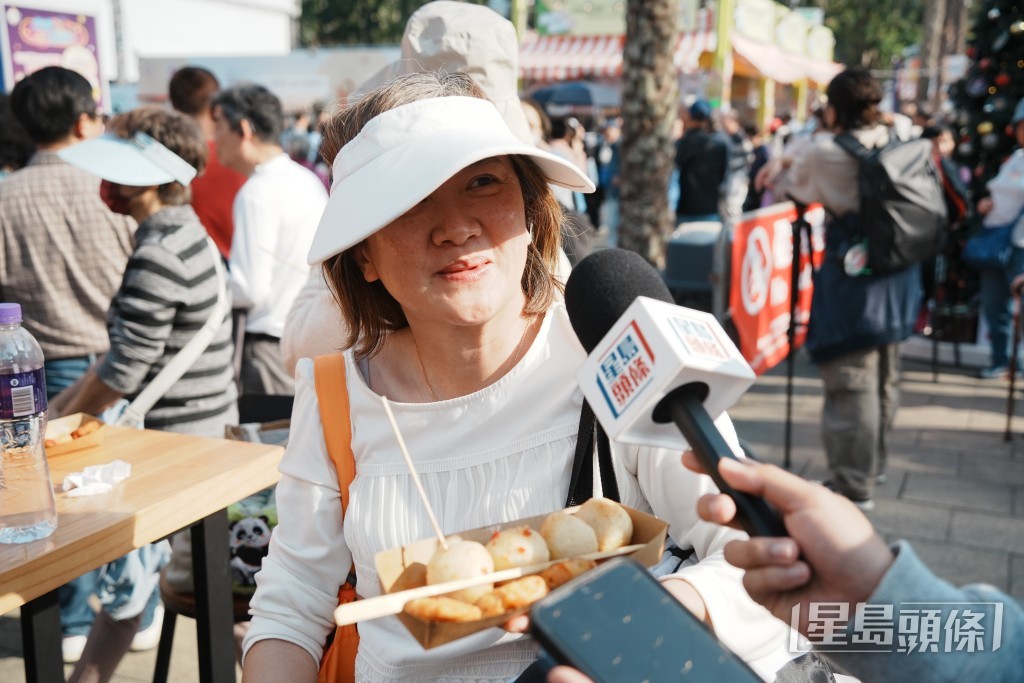 陳小姐在朋友邀請下前來，主要為兒子買鮑魚及煲湯食材。