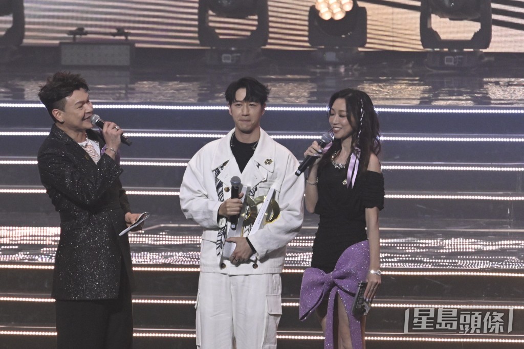 馮允謙同時獲得「優秀流行歌手」，以及憑《給你幸福所以幸福》獲得「十大中文金曲獎」。