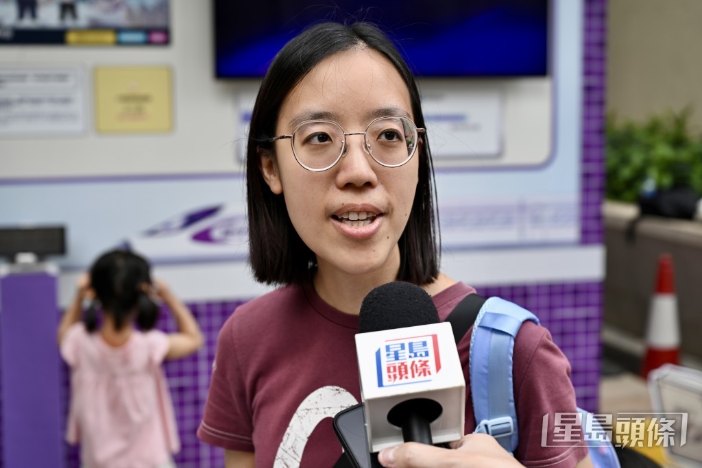 家長傅女士表示,本港過去經歷動盪,有感國家安全對下一代活在安全環境非常重要。 家長傅女士表示,本港過去經歷動盪,有感國家安全對下一代活在安全環境非常重要。