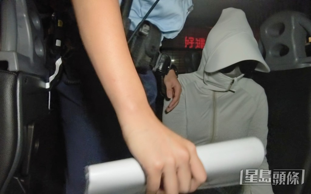 女狗主其後被警方帶走。黃文威攝