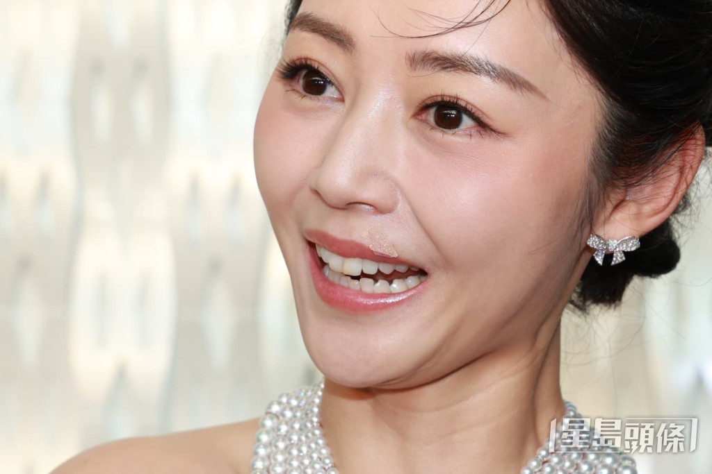 醫美老公建議她休息。 醫美老公建議她休息。
