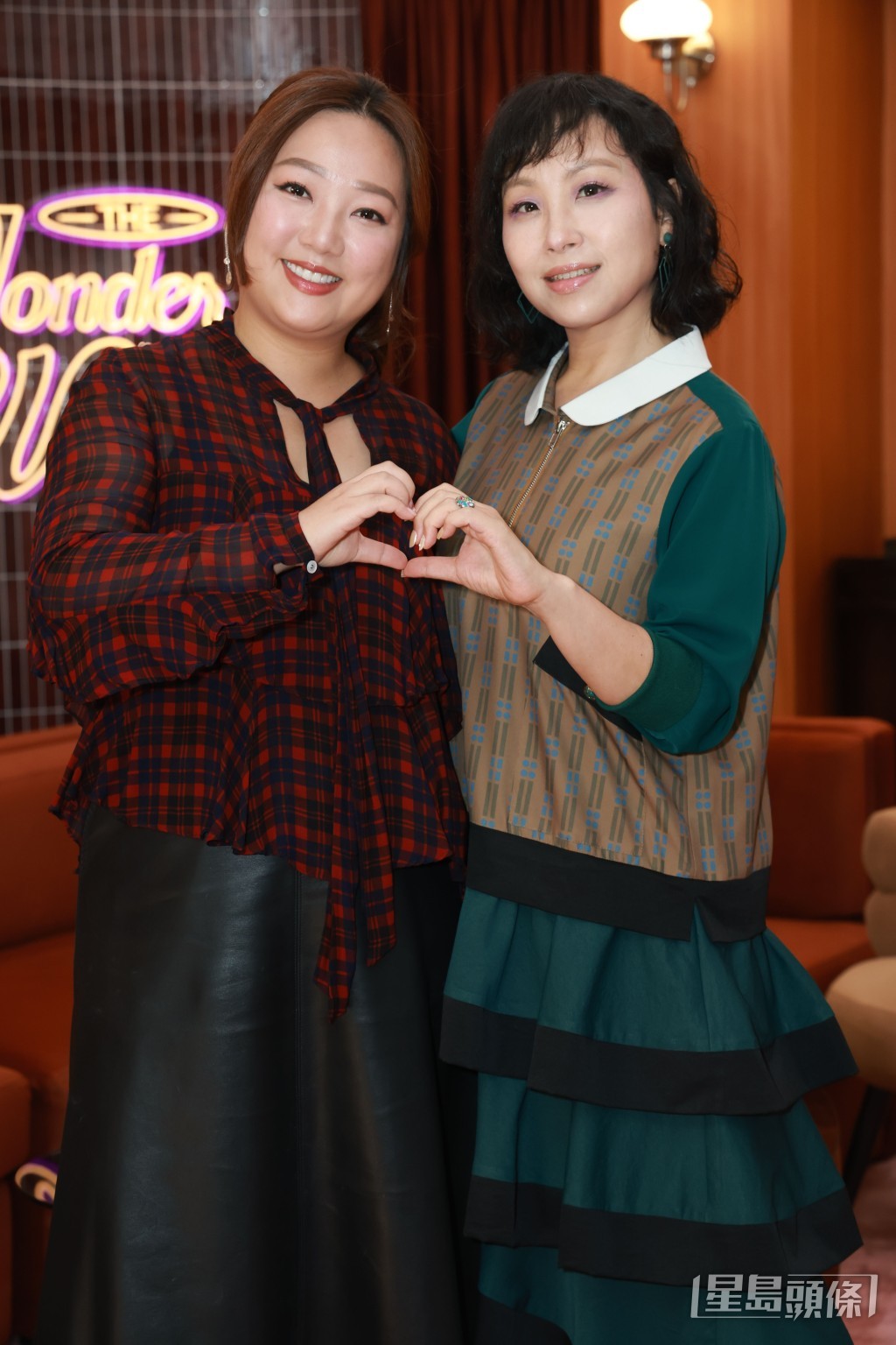 兩人大談女人心事。