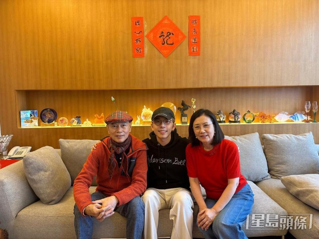 呂爵安每年都去阿姐家中拜年。