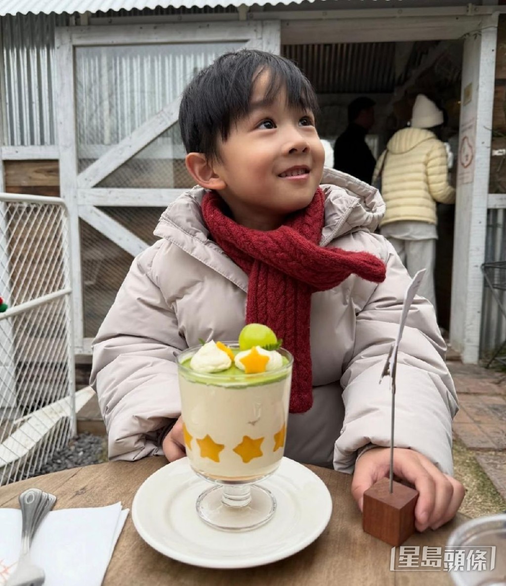 岑杏賢囝囝好可愛。