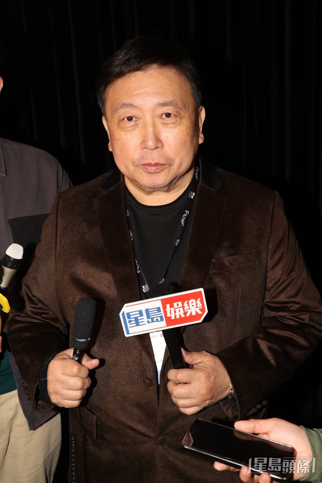 王晶表示稍后会谈及“四大天王”。
