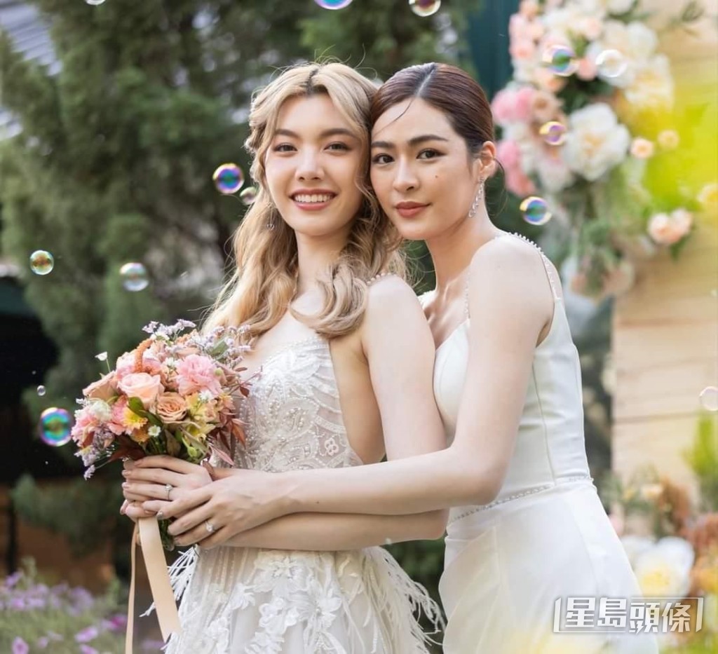 鄺玲玲(右)在泰劇《我們的秘密》劇照爆紅。