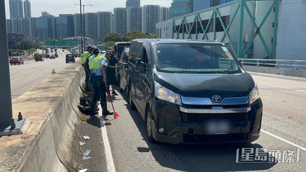 意外中涉及7車。楊偉亨攝 意外中涉及7車。楊偉亨攝