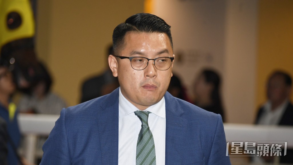 伍鹏志今朝督操期间遇见袁幸尧，当时立即捉住后者倾了一席日子。