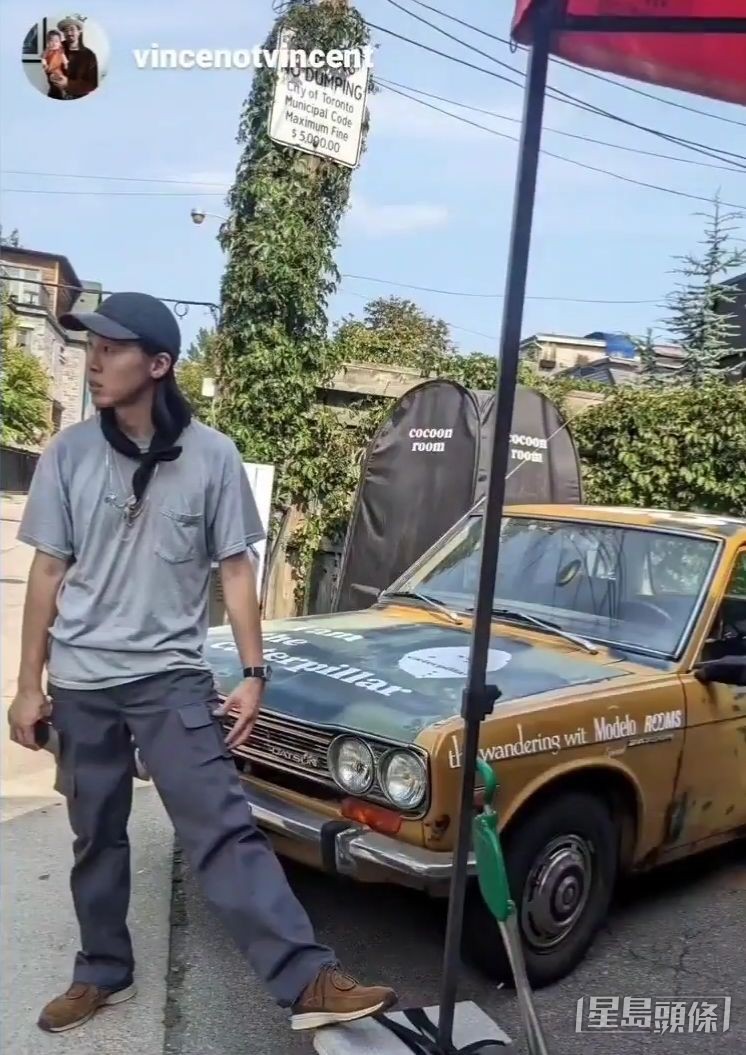 兒子林政峰借埋古董車增加吸引力。 兒子林政峰借埋古董車增加吸引力。