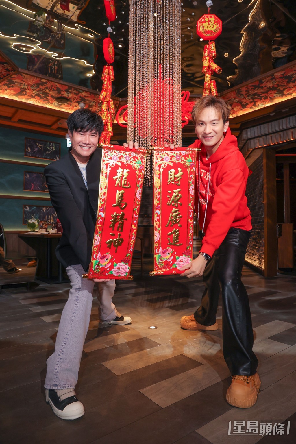 周吉佩、張與辰私交甚篤。