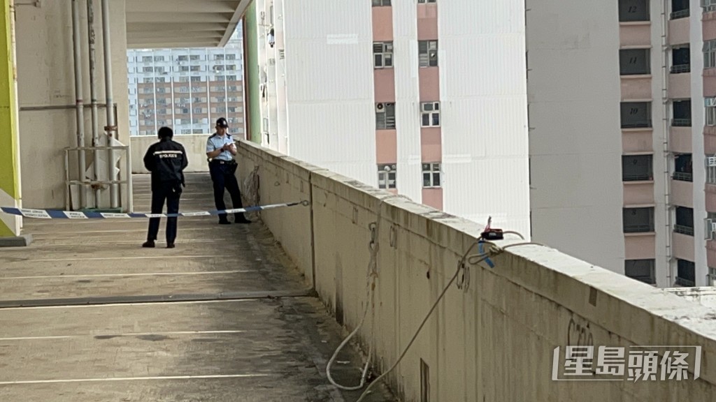 繫在7樓的安全扣。林思明攝