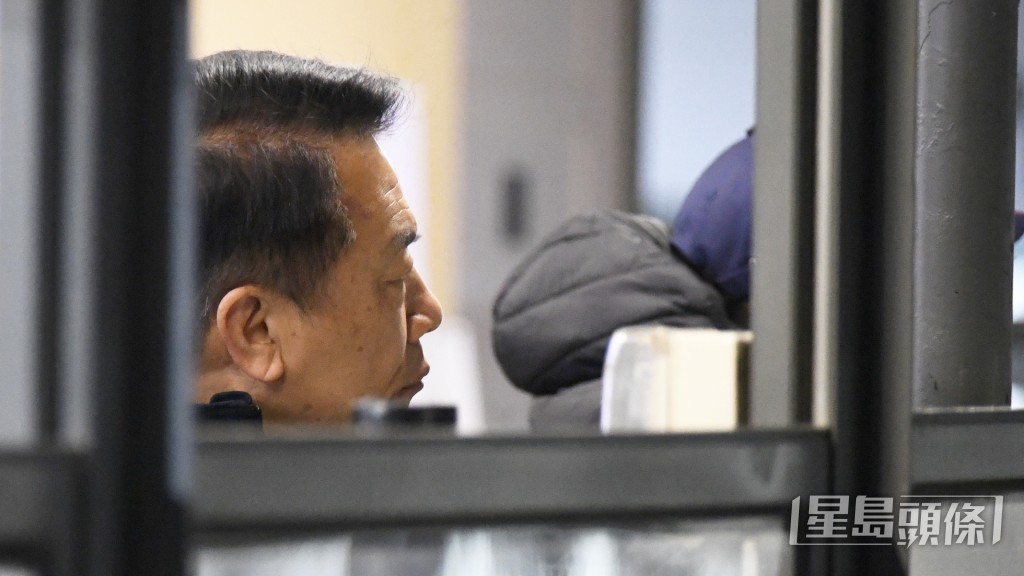  「旌采」今朝出跳姚本辉一贯紧张，全程跟住出入。