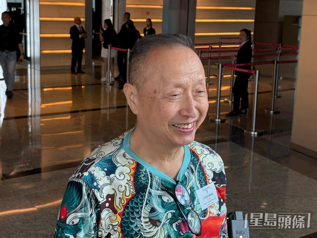 周起鸿觉得香港是「福地」,对前景有信心,认为港人懂得如何「走位」。 周起鸿觉得香港是「福地」,对前景有信心,认为港人懂得如何「走位」。