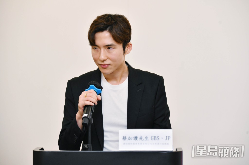 康健國際醫療集團主席兼行政總裁蔡加讚表示,是次合作不只是一份文件,亦是雙方對香港市民健康的承諾。 康健國際醫療集團主席兼行政總裁蔡加讚表示,是次合作不只是一份文件,亦是雙方對香港市民健康的承諾。
