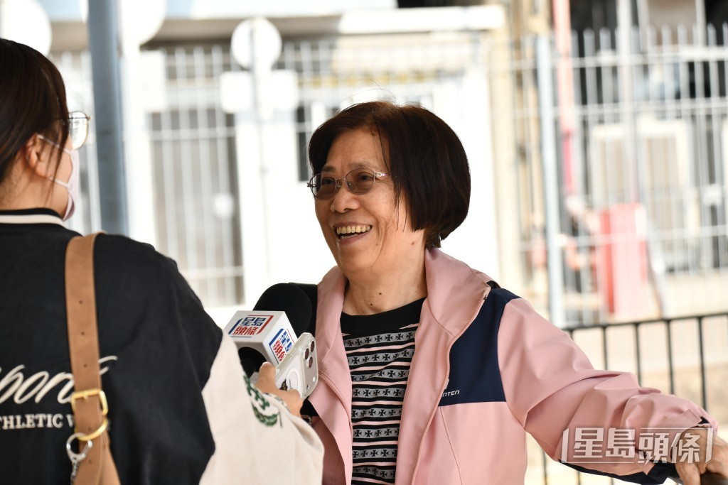梁女士指,一個月車費多十幾蚊影響不大。 梁女士指,一個月車費多十幾蚊影響不大。