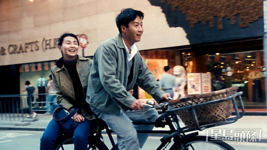 東東是由黎明及張曼玉主演的經典電影《甜蜜蜜》鐵粉。