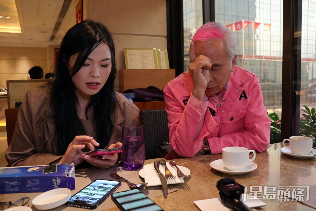 Chris令李龍基好頭痛。 Chris令李龍基好頭痛。