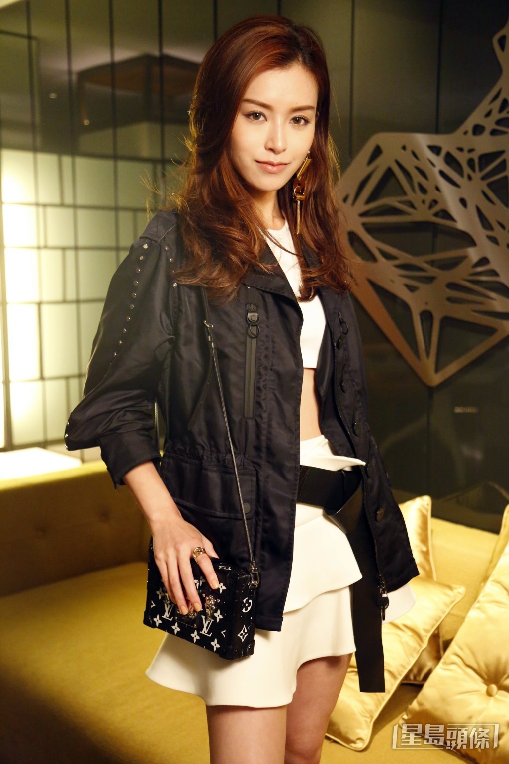 JM係職業女性。 JM係職業女性。