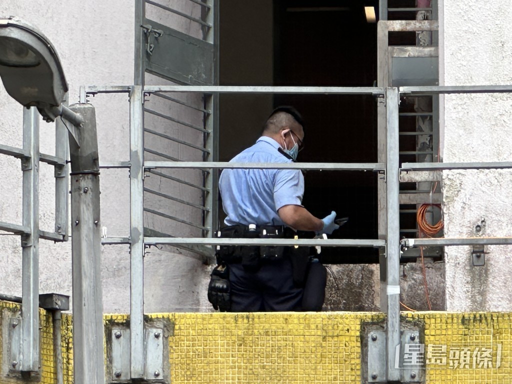 警員到場調查。 警員到場調查。