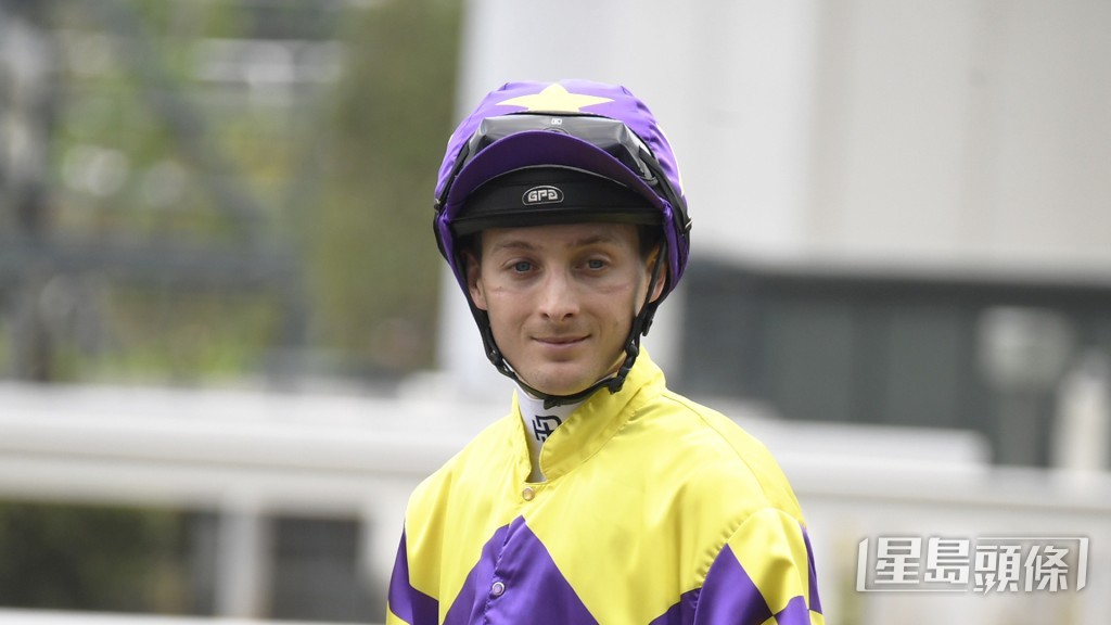 班德禮昨朝到場替「紫荊傳令」試跑，課前更揾游達榮傾談，課後兩人再傾多一次。