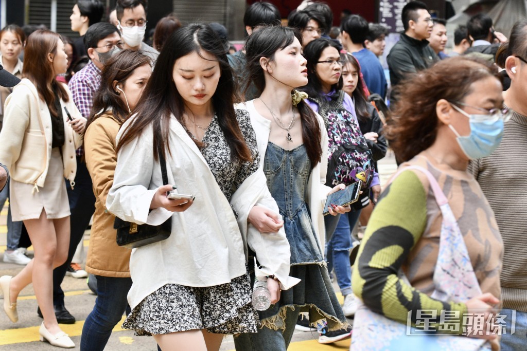 為數約244萬張的個別人士報稅表將於5月2日發出。資料圖片 為數約244萬張的個別人士報稅表將於5月2日發出。資料圖片