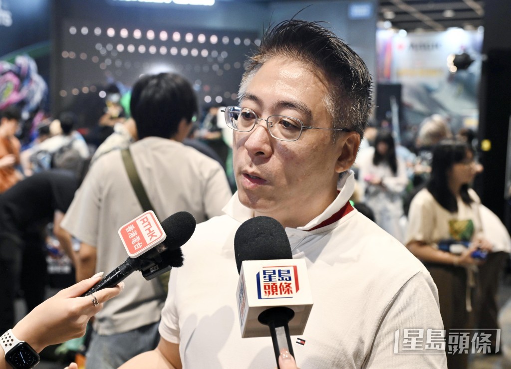 「爆旋陀螺」代理商萬信有限公司總經理羅錦旺指,原訂周日舉辦賽事,擬於颱風帶來的不確定性,提前到周六舉行。 「爆旋陀螺」代理商萬信有限公司總經理羅錦旺指,原訂周日舉辦賽事,擬於颱風帶來的不確定性,提前到周六舉行。