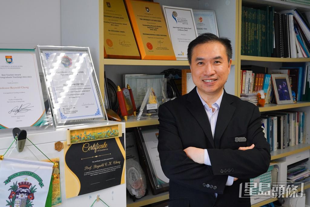鄭振剛強調,發展創新科技的同時,也要回應社會的需要。 鄭振剛強調,發展創新科技的同時,也要回應社會的需要。