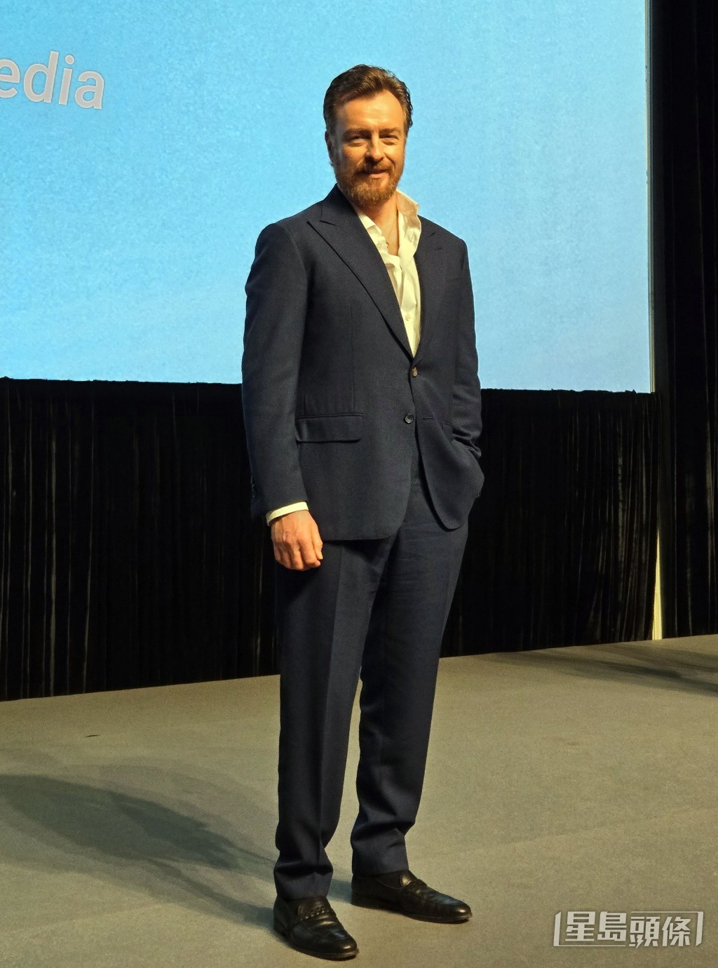 Toby Stephens和林嘉欣演一對。