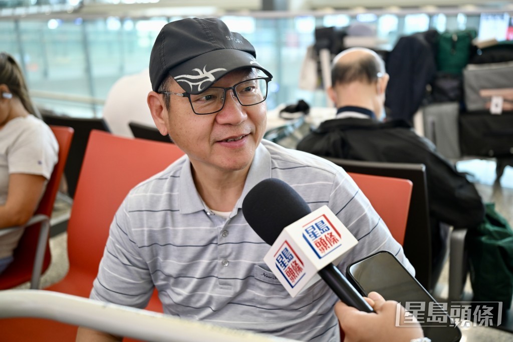 台北旅客楊先生指颱風是自然現象,而航空公司亦有派發餐券,認為整體安排可以接受。 台北旅客楊先生指颱風是自然現象,而航空公司亦有派發餐券,認為整體安排可以接受。