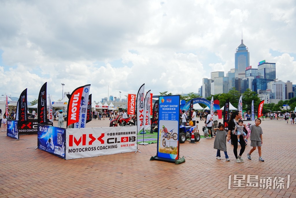 有巿民對未能看到熱氣球感失望。