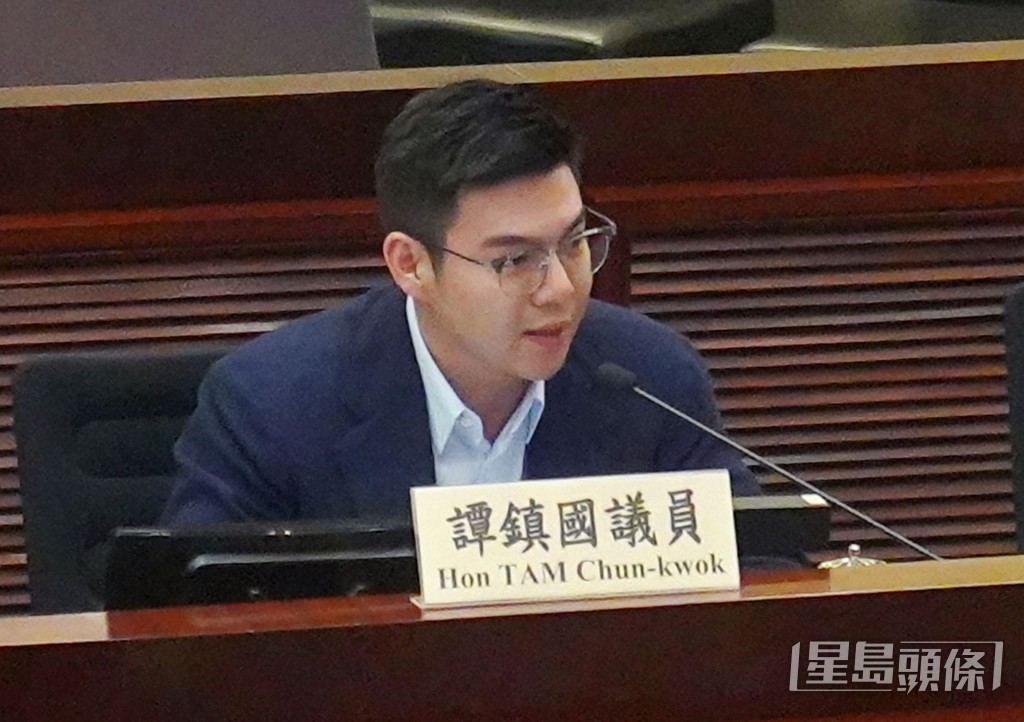 新社聯譚鎮國。 新社聯譚鎮國。