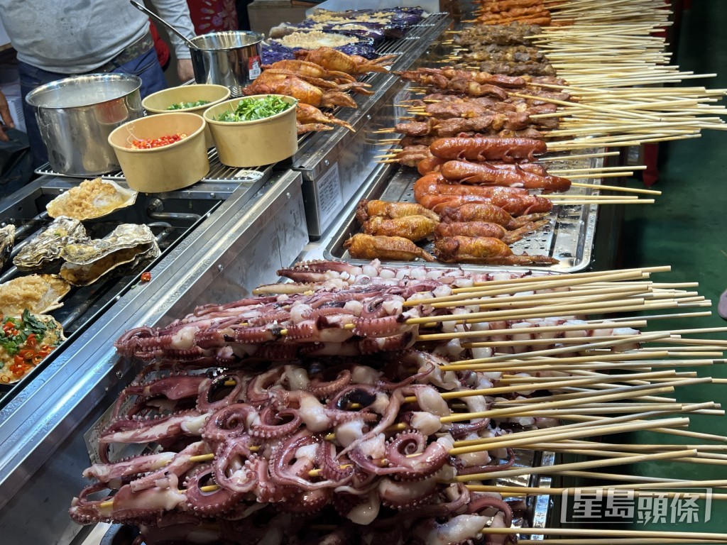 維園熟食檔產品類型多樣。曹露尹攝 維園熟食檔產品類型多樣。曹露尹攝