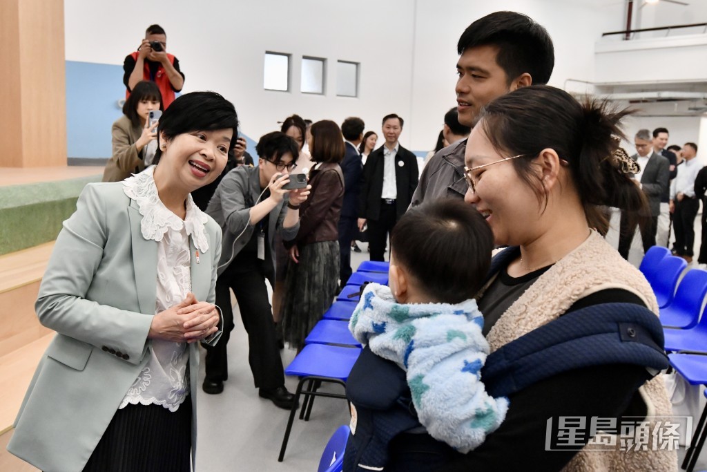 她指今年中至年底还会再有2万多个单位陆续推出。