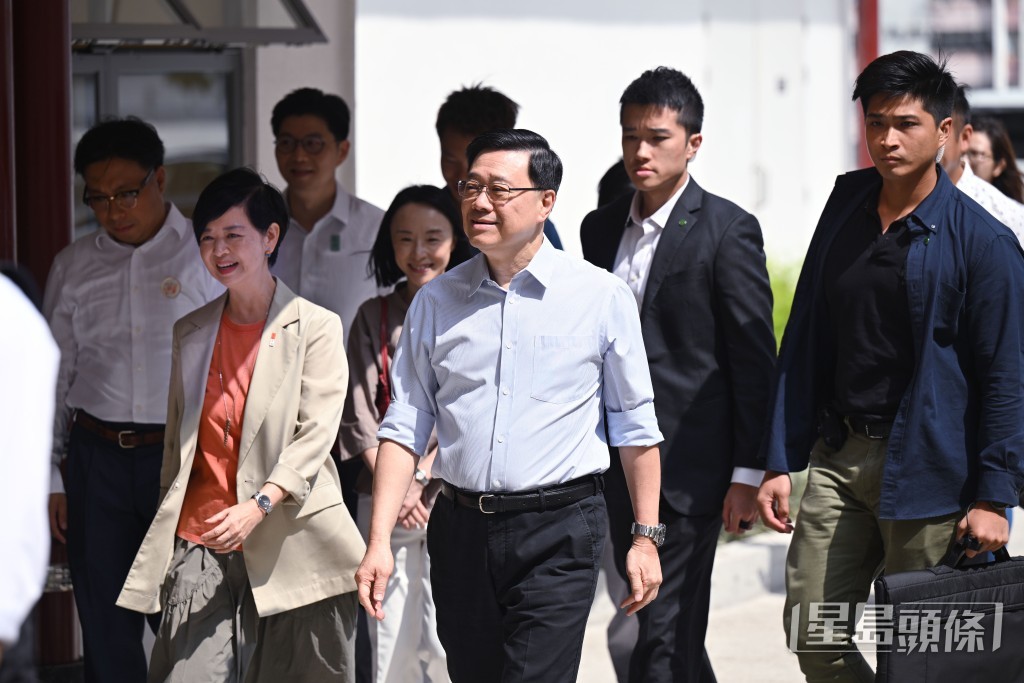 李家超落區訪彩興路簡約公屋。劉駿軒攝 李家超落區訪彩興路簡約公屋。劉駿軒攝