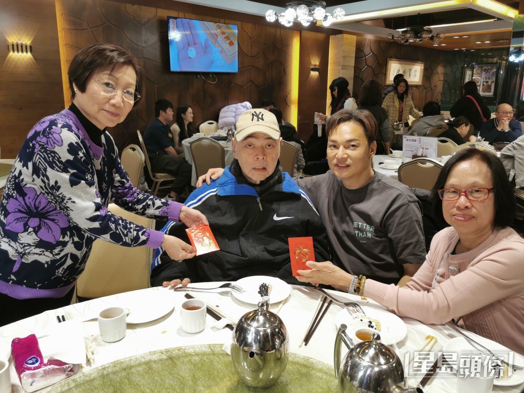 忠粉送上祝福利是。 忠粉送上祝福利是。