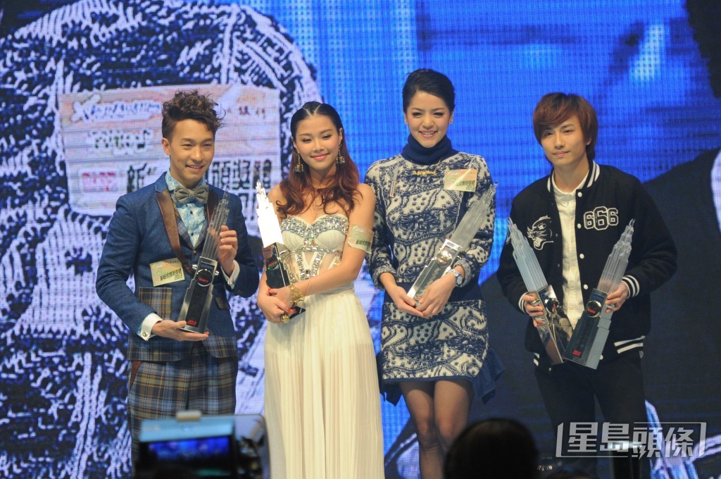 當年得獎的五位歌手包括（左起）吳彤、蔚雨芯、龍小菌、羅力威。