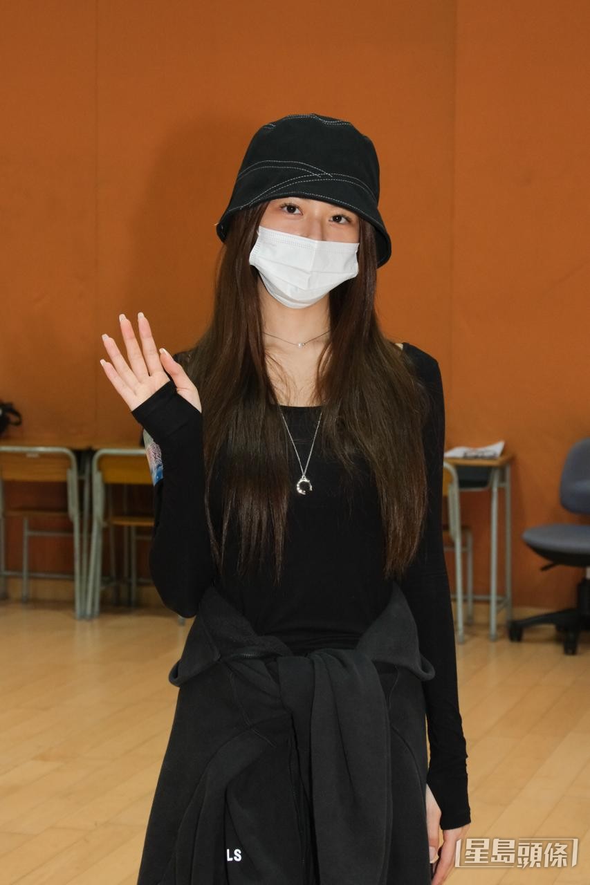 莊子璇為女團隊友設計戰衣。