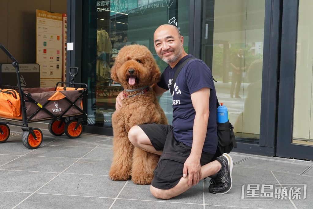 狗主方先生指仍有部分人心存僥倖，「放狗入草叢屙完就唔理」。葉偉豪攝