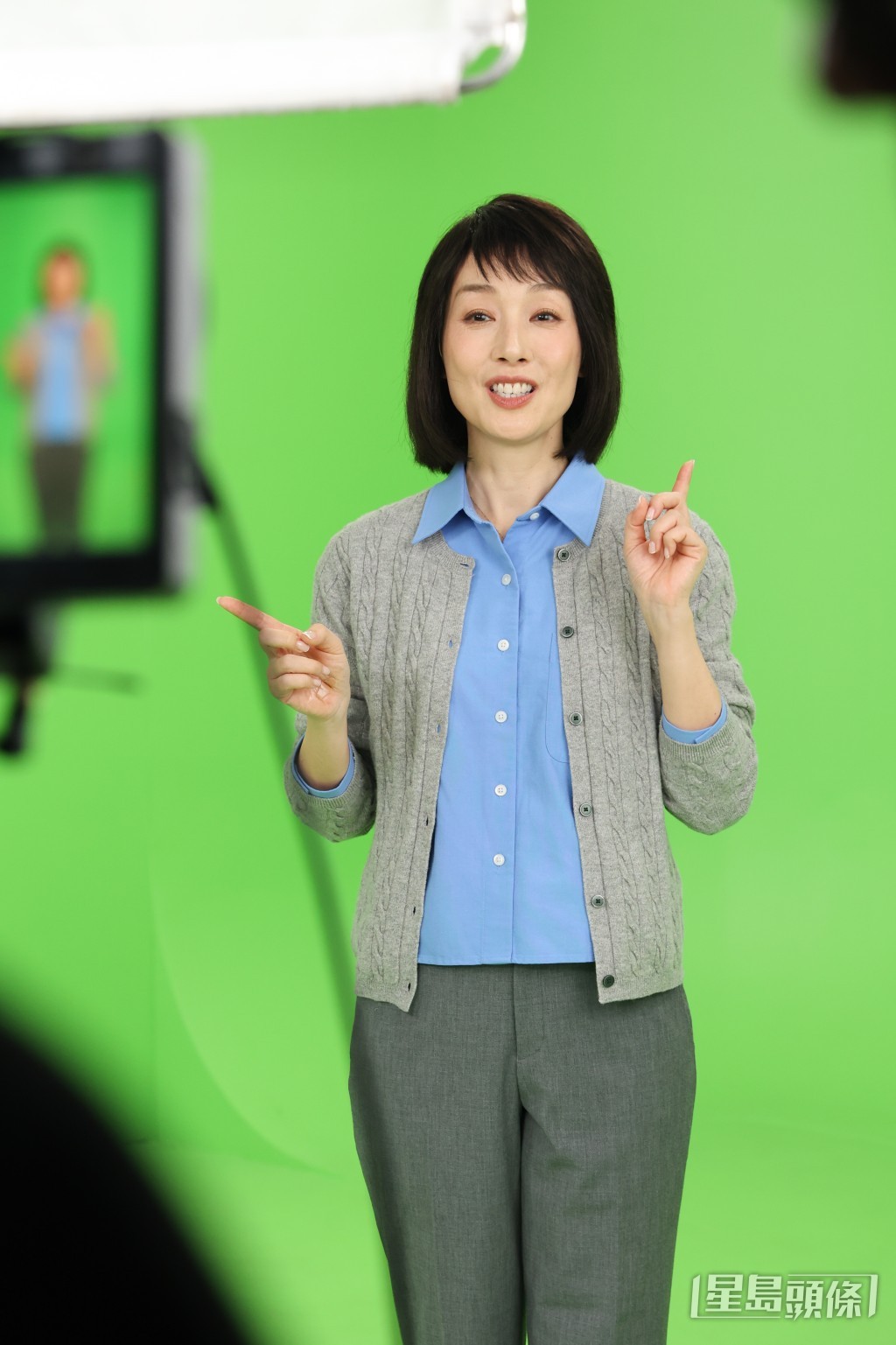 美儀在廣告中晒英文。