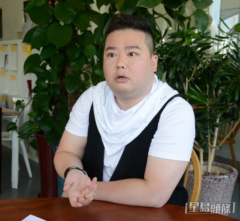 阮德鏘、倪秉郎、梁禮勤、林超榮、鄭子誠等早前為香港電台第一台廣播劇系列《我們一直都在說故事》全新短篇故事《盜愛》聲演。