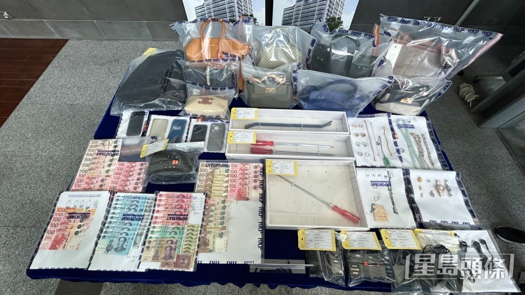 警方展示所得證物。蔡楚輝攝 警方展示所得證物。蔡楚輝攝